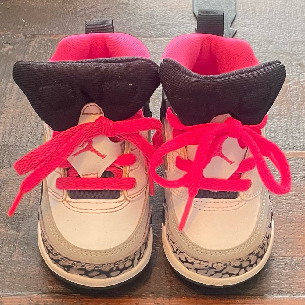 Kids' Stylish Sneakers with Red Accents